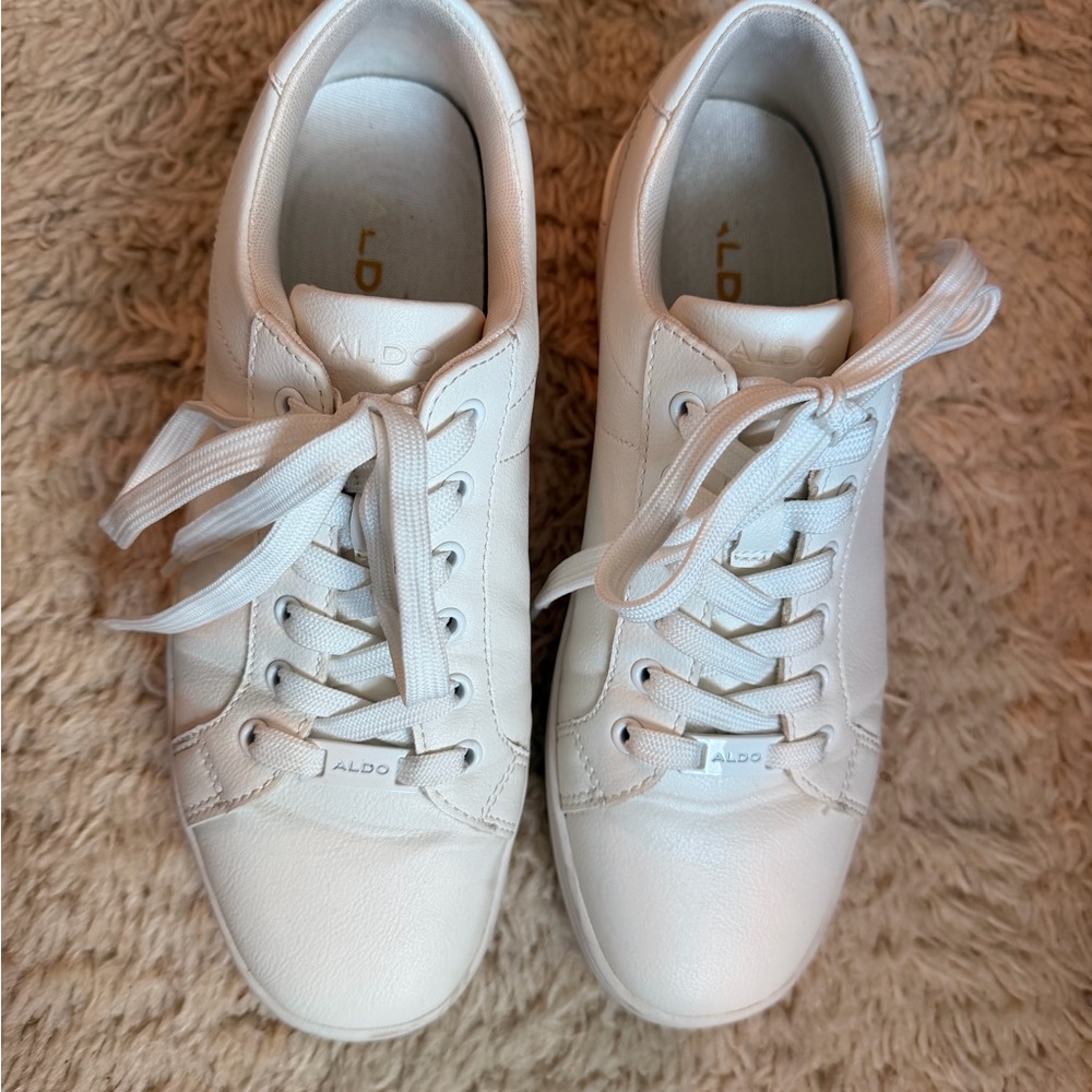 Aldo Classic White Everyday Sneakers - W 8.5 - Picture 2 of 6